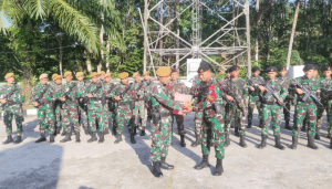 SERAH TERIMA SERENTAK SATGAS PAMTAS RI-MALAYSIA DARI YONARMED 16TK KE YONKAV 12BC